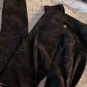 Lululemon Wonder Train High Rise Leggings 25” Black Camo